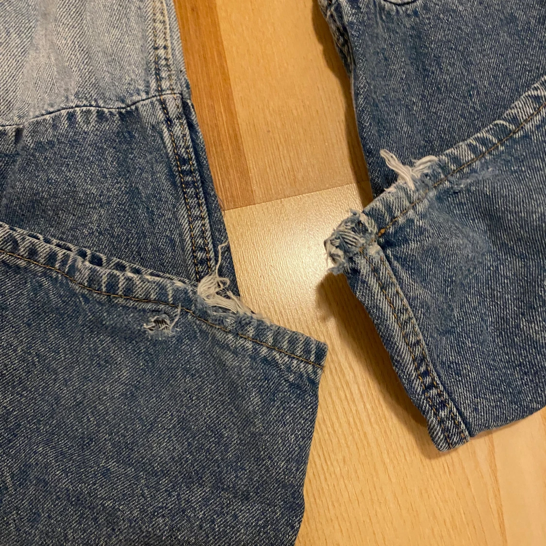 H&M blåa jeans, storlek 146 - 3
