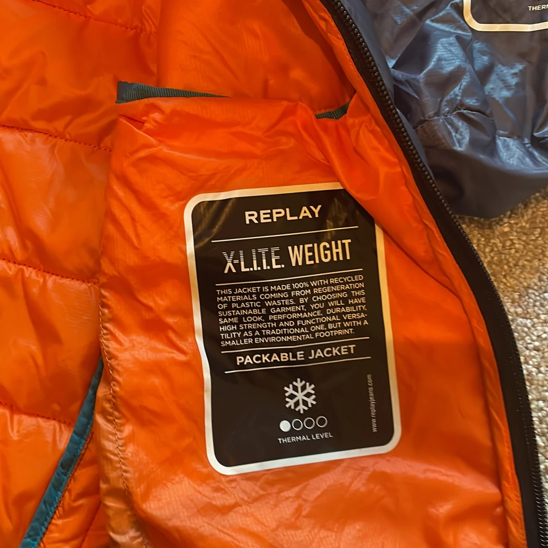 Svart dunväst från Replay med orange foder - 3
