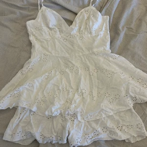 klänning  - en klänning från new yorker med inbyggda shorts