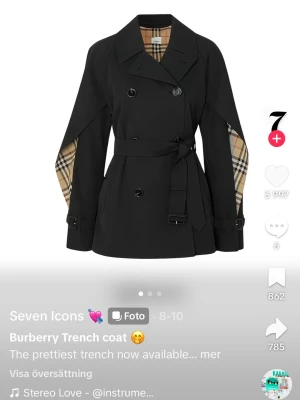 SÖKER!!!! Svart trenchcoat från Burberry - SÖKER!!!