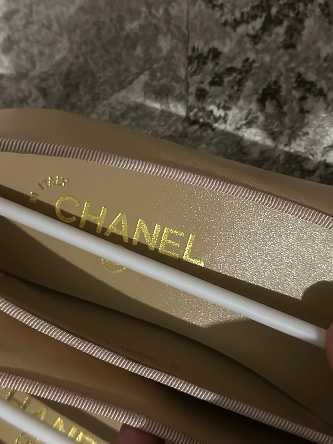 Beige och svarta ballerinaskor från Chanel - 5