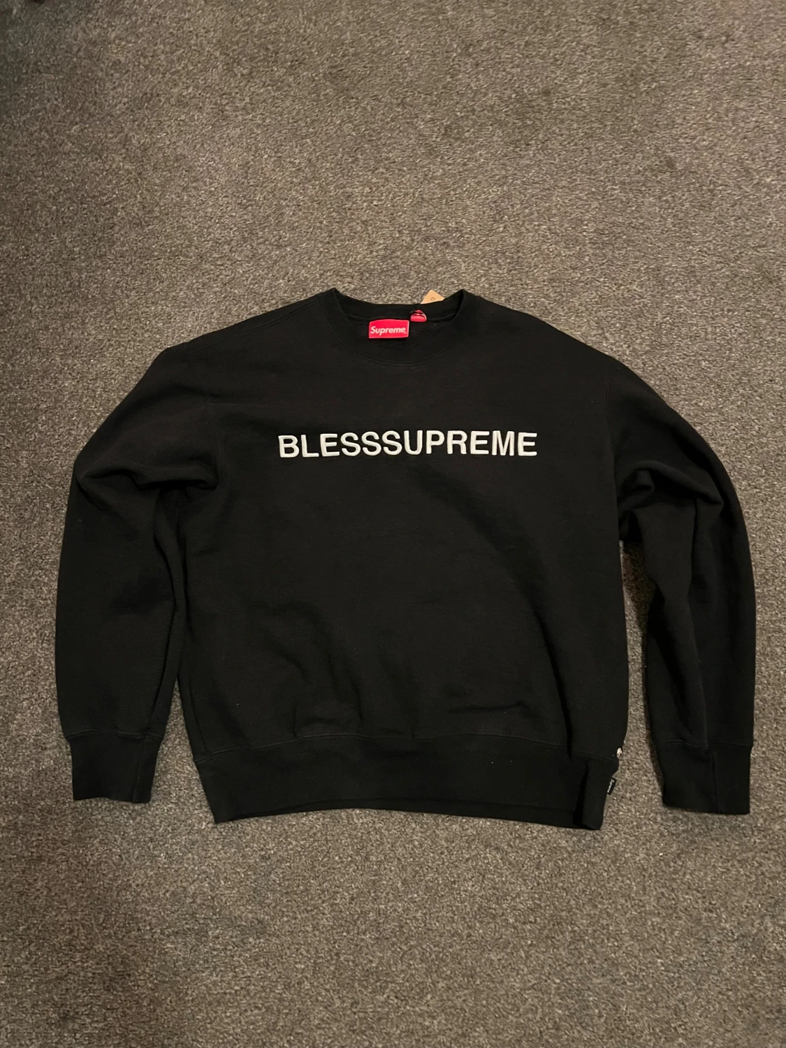 Supreme sweatshirt 