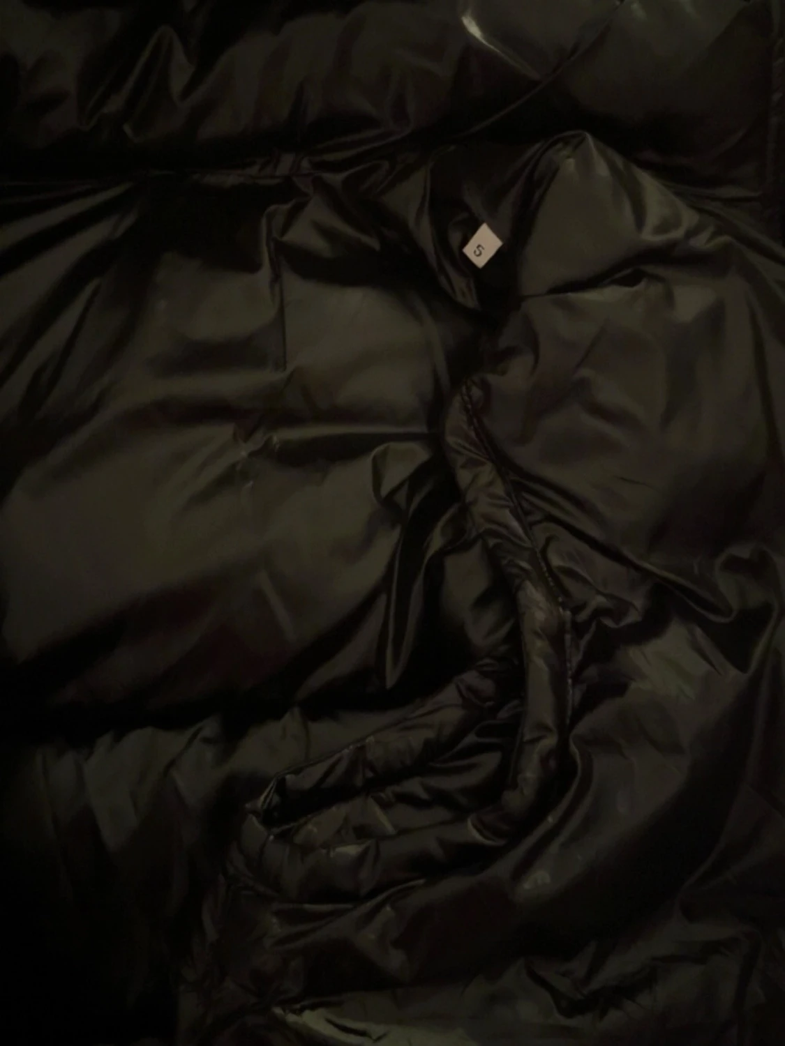 Svart dunväst från Moncler med huva - 3