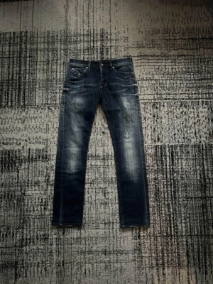Dondup Jeans - |Dondup Jeans| | Storlek: 30  | Skick: 9,5 /10| Medföljer: inget| Frågor eller funderingar tveka inte på att höra av dig!