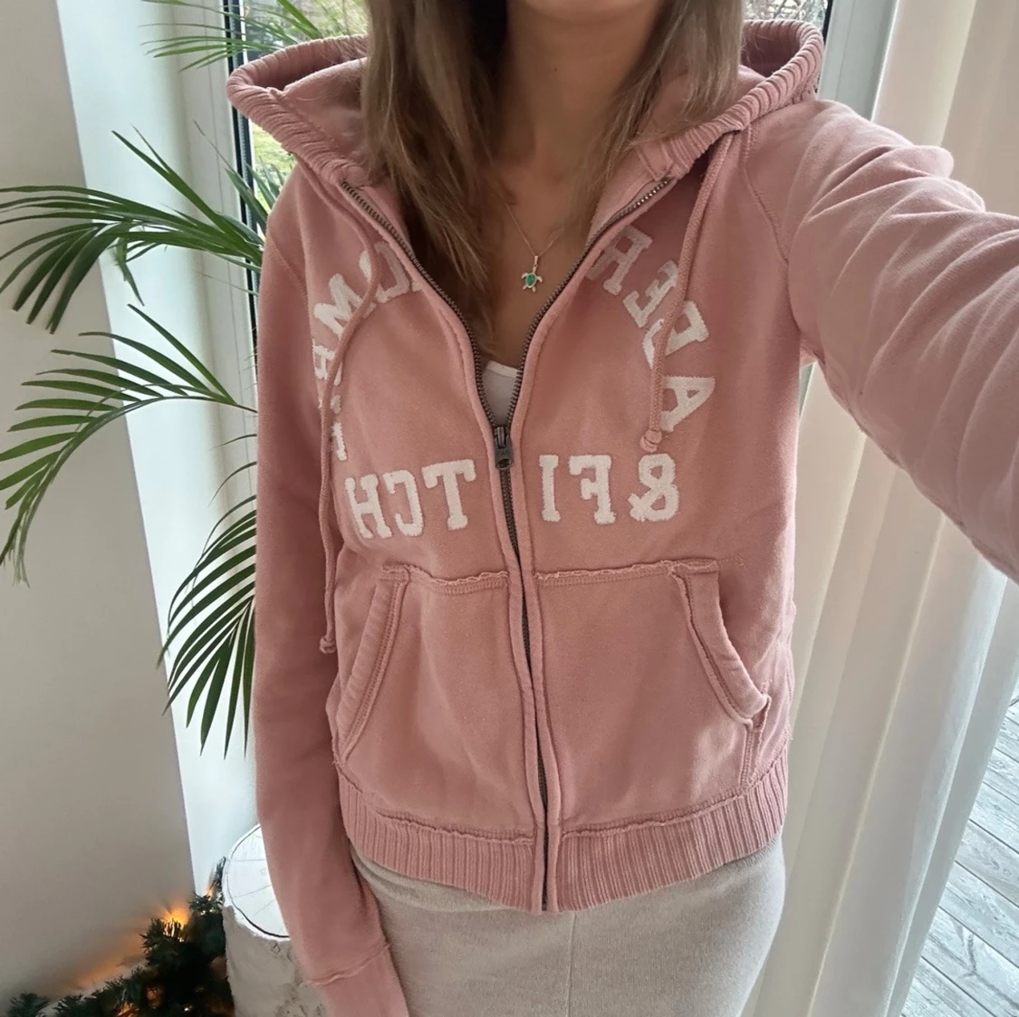 Abercrombie & fitch zip