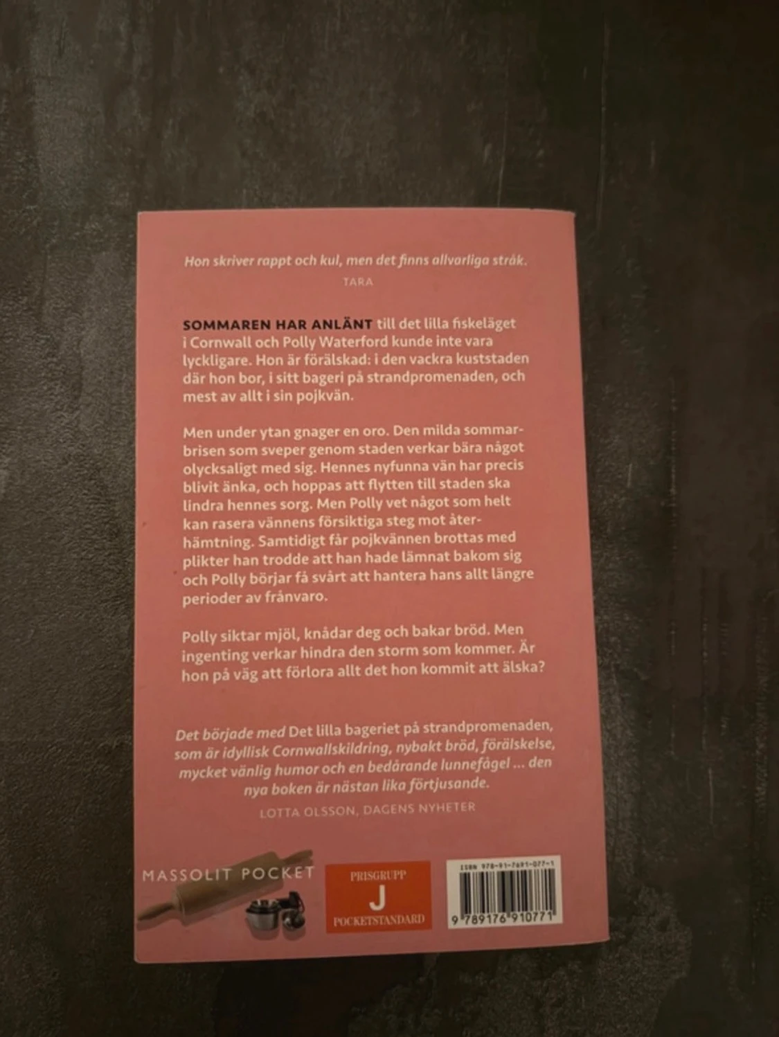 Sommar i det lilla bageriet på strandpromenaden - 1