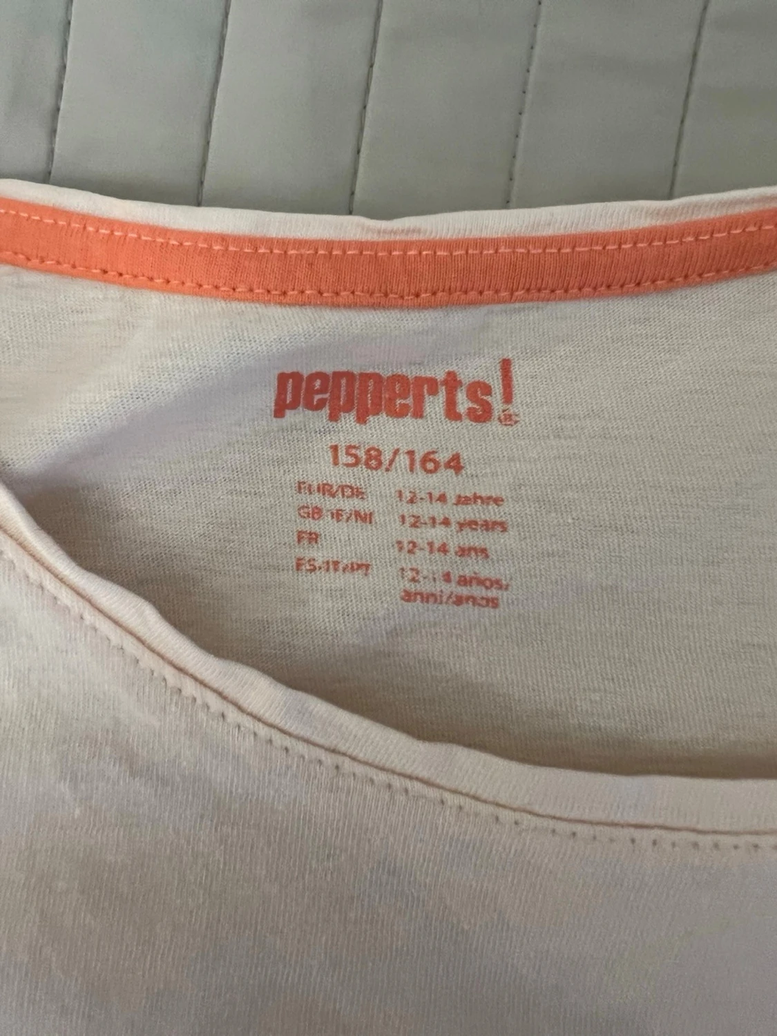 Vit t-shirt med leopardtryck från Pepperts - 2