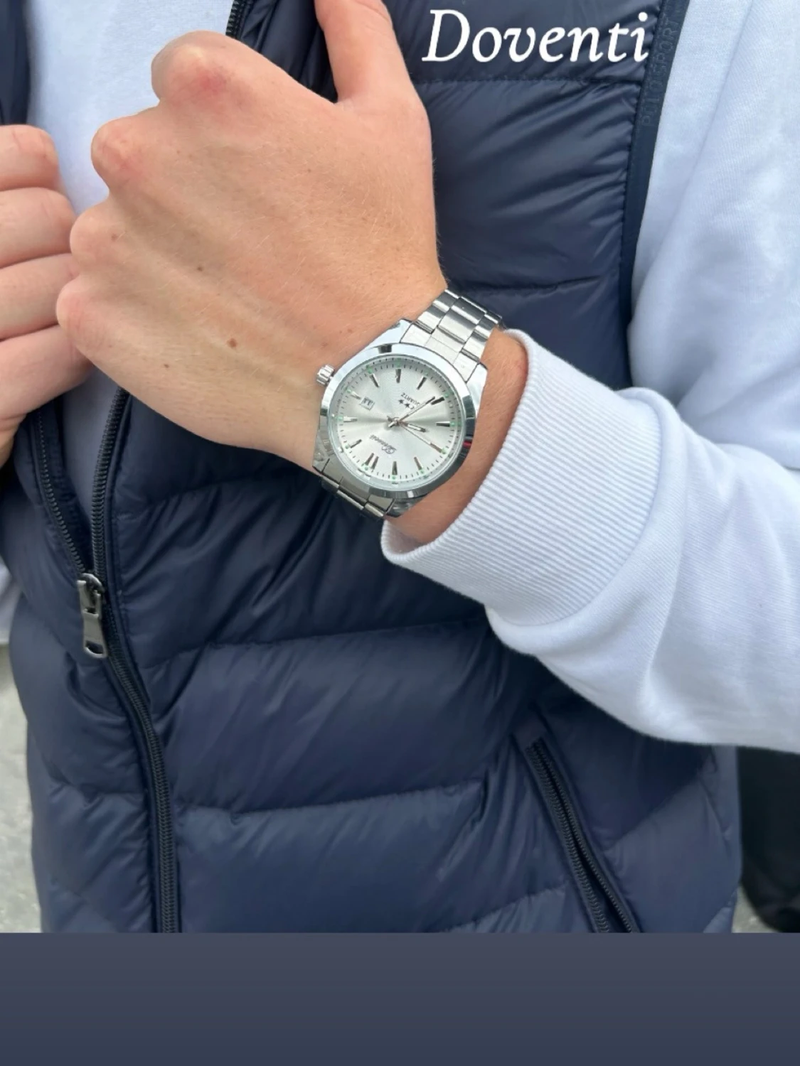 Silverfärgad klocka x Doventi  - 1