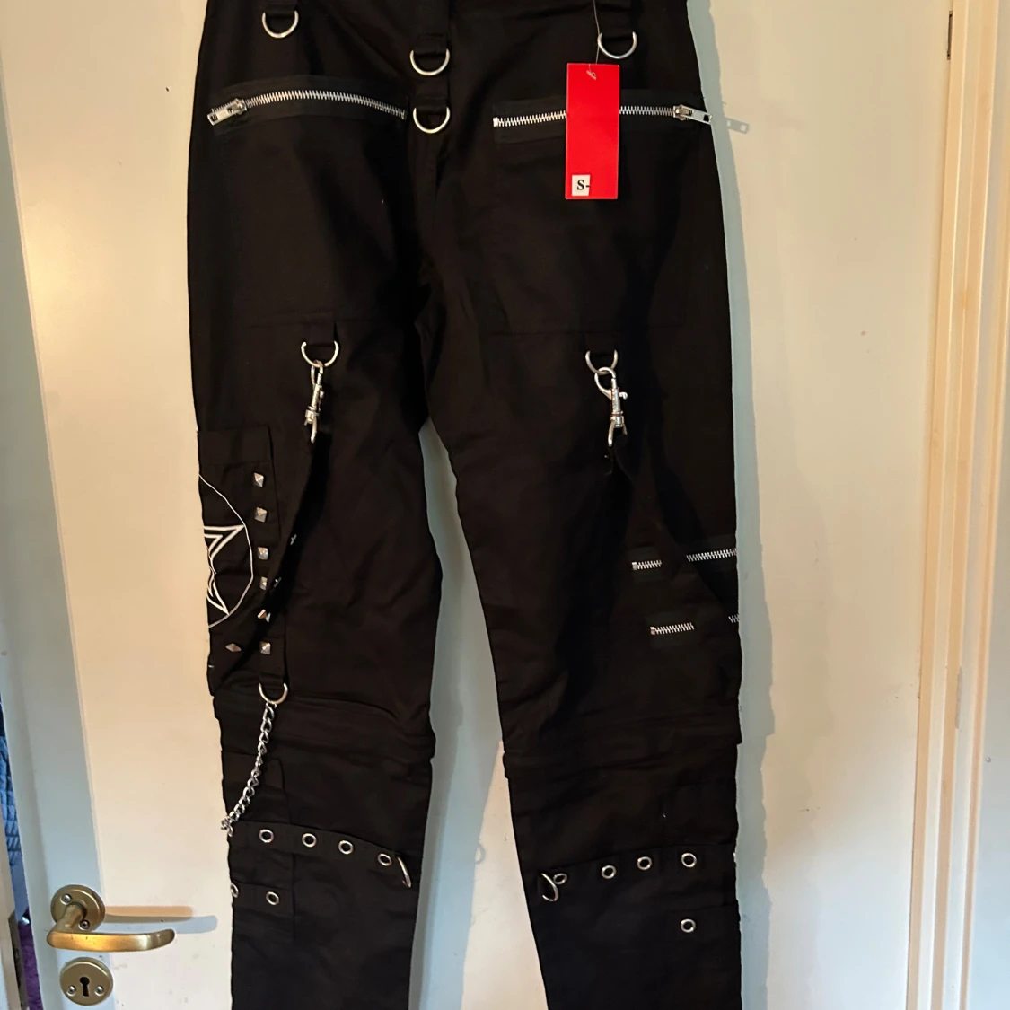 Gothbyxa fr Poizen avtagbara tio shorts.  storlek S. - 1