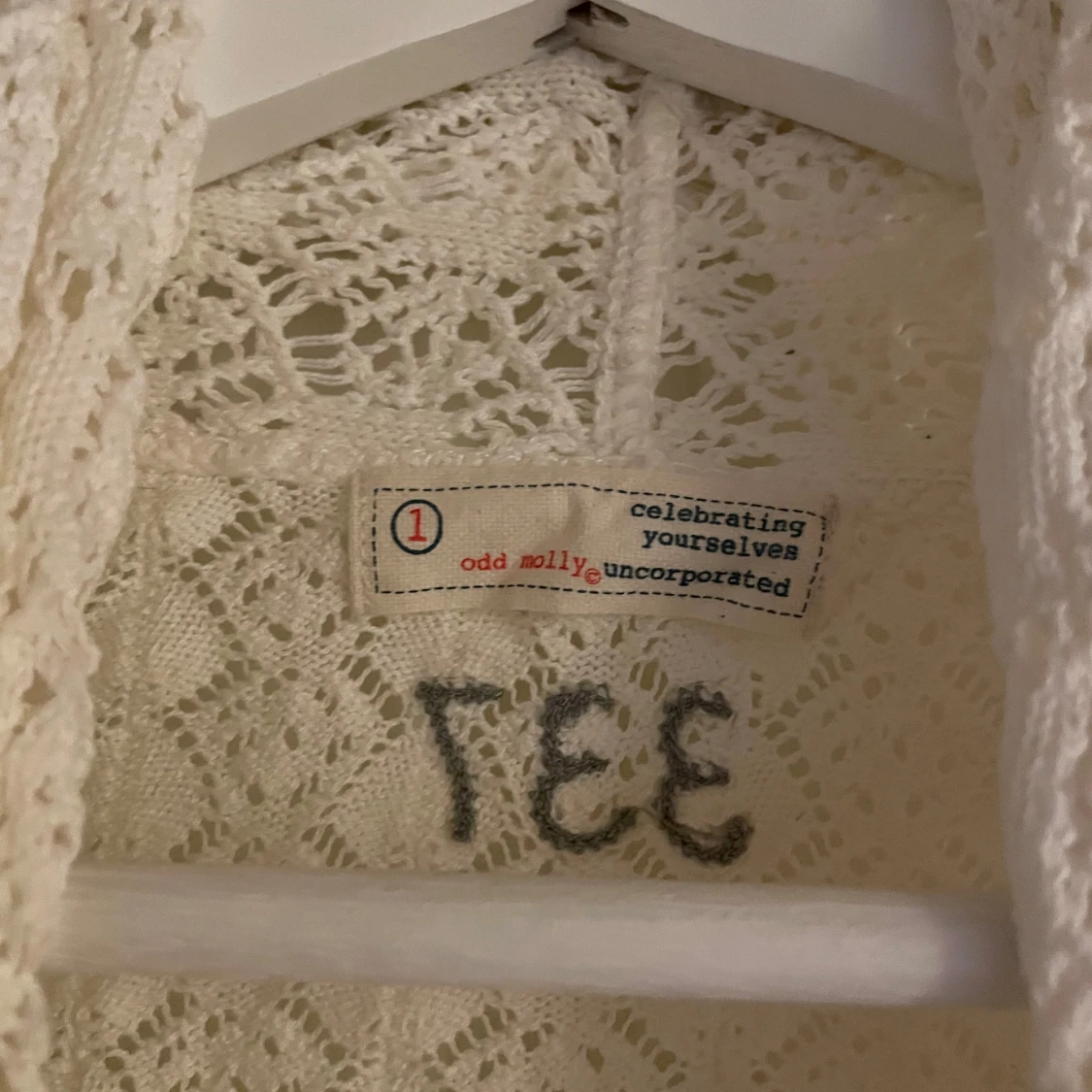 Vit kofta med rosett från Odd Molly - 2