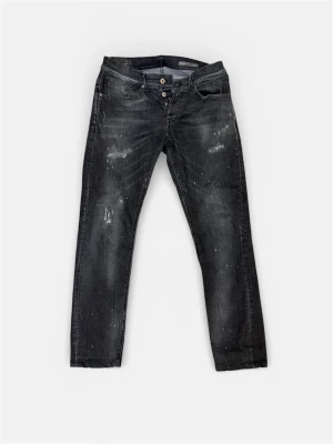 Mörkgråa Dondup 33 - Dondup Jeans George 33 passar mig som har 32/33. Mörkgråa washed jeans. HERRE JOVLARS VILKA JEANS. Pris kan diskuteras i DM. Knappt använda och har ingen slitage eller något förutom designen