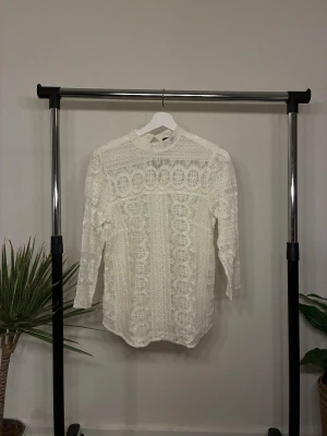 Långarmad Blus - Oanvänd 