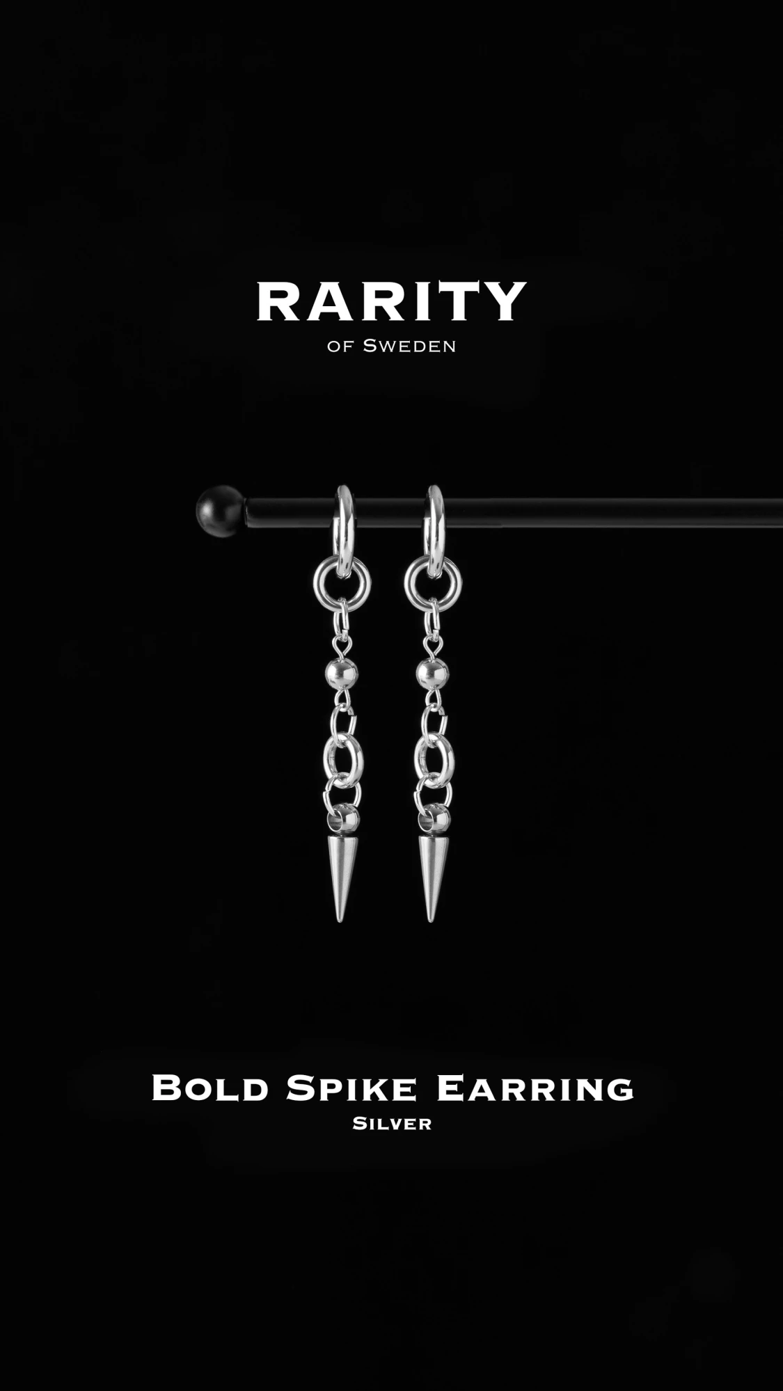 Bold Spike Earring - Silver: Unika örhängen med nitar