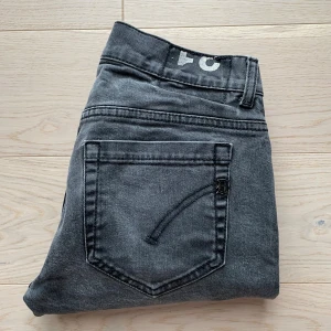 Dondup George jeans - Skick 9/10 | Nypris: +4000kr, säljer endast för 799kr! | Hör av dig vid frågor!