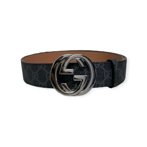 Gucci Bälte  - Helt nytt aldrig använt. Storlek 110cm. Kan frakta eller mötas i Haninge. Skriv gärna vid fler frågor, postar alltid inom 24h. (Alla bilder är tagna av mig)