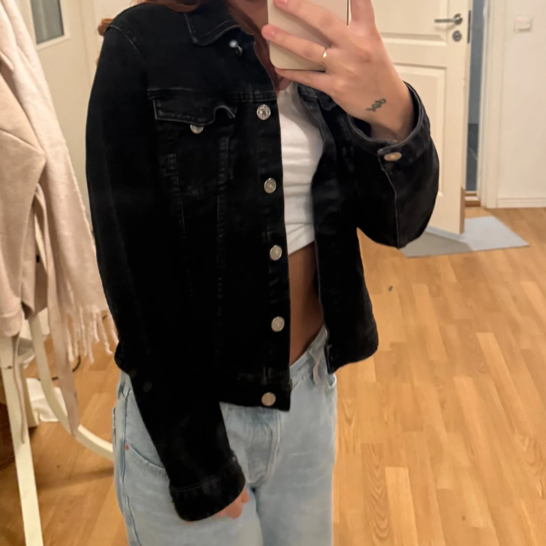 Svart jeansjacka från zara