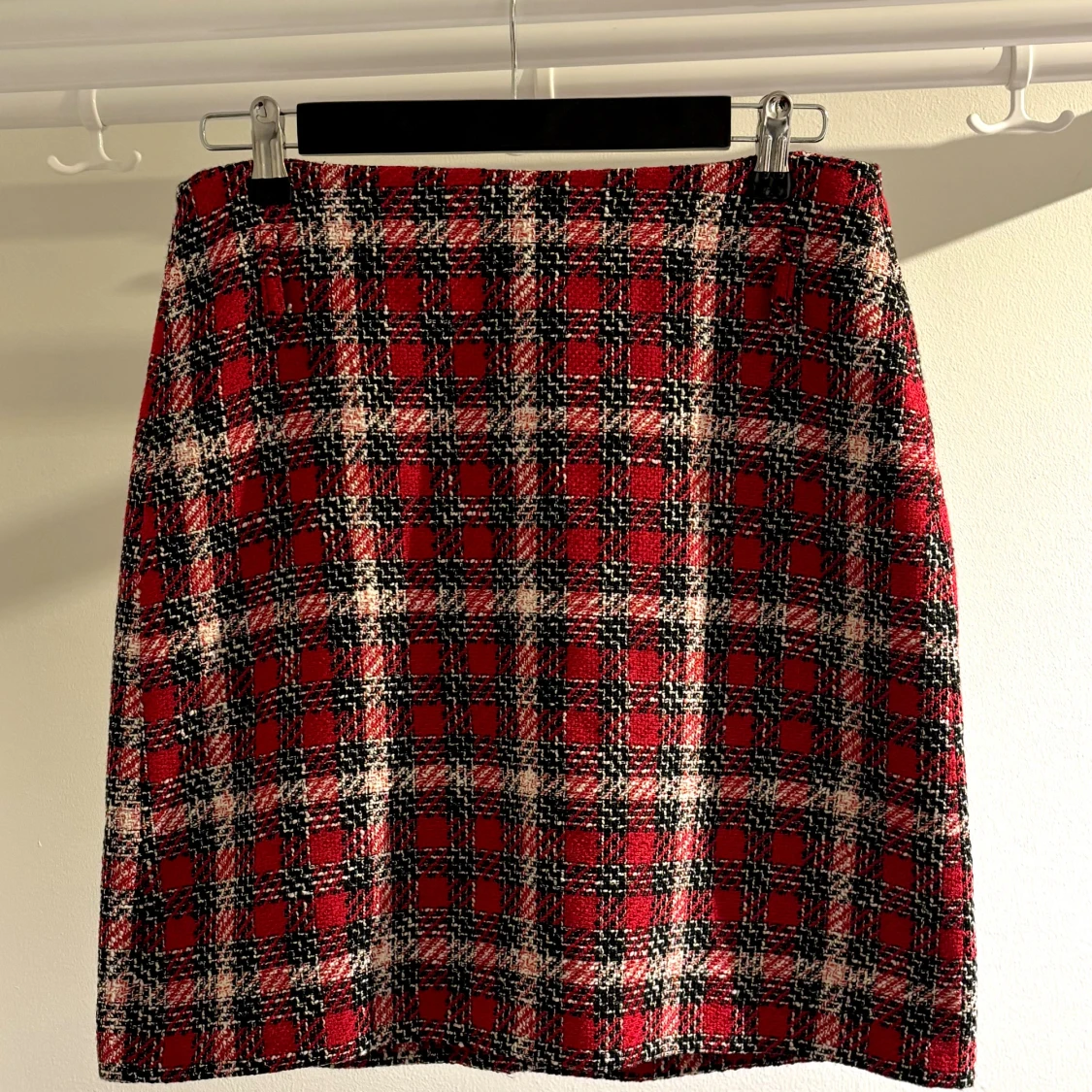 Rutig Röd Kjol - One More Story