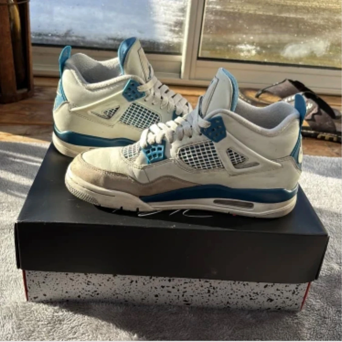 Nike Air Jordan 4 Retro Military Blue