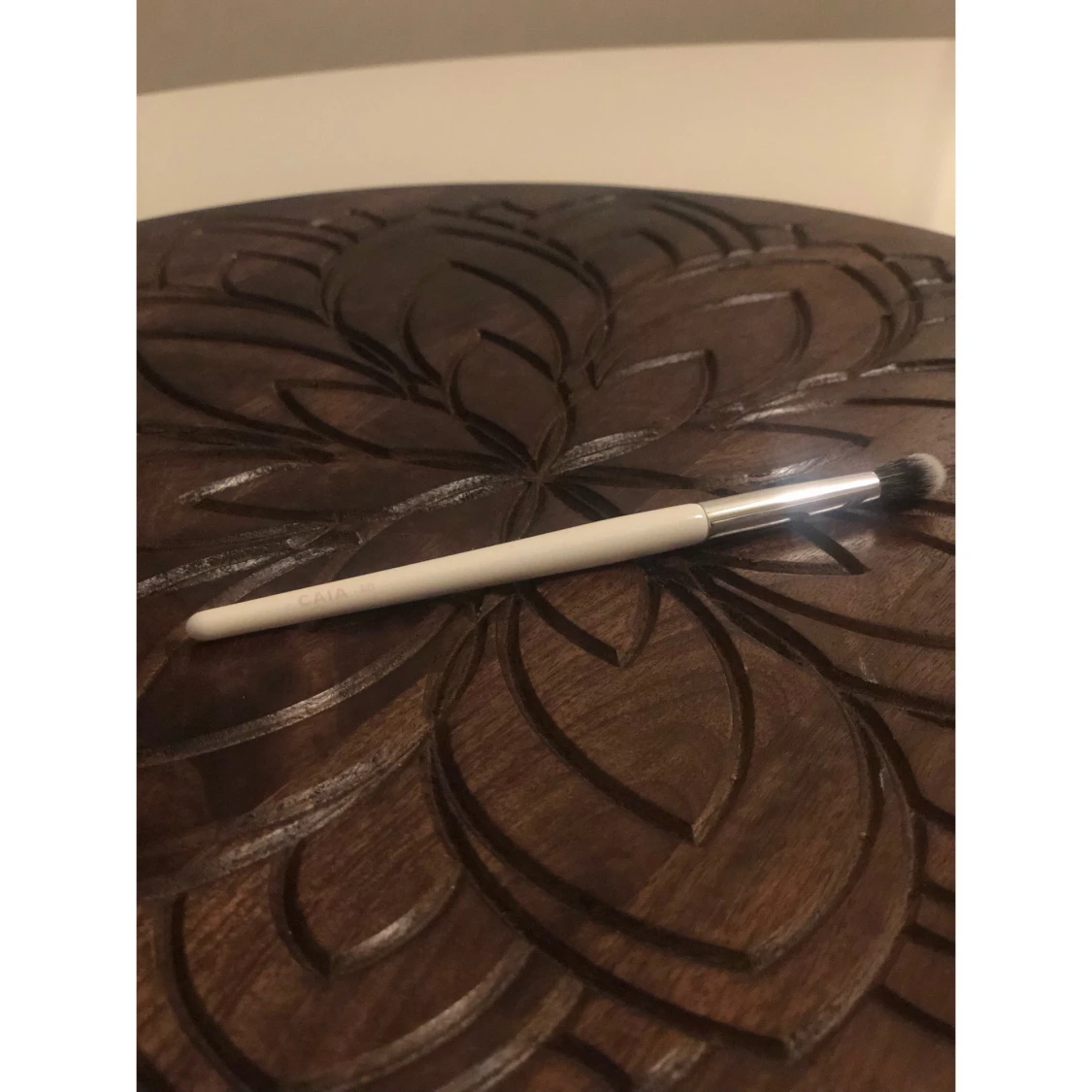 CAIA vit ögonskuggsborste E21