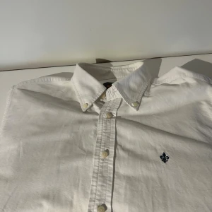 Vit Morris skjorta - En vit Morris skjorta i storlek L