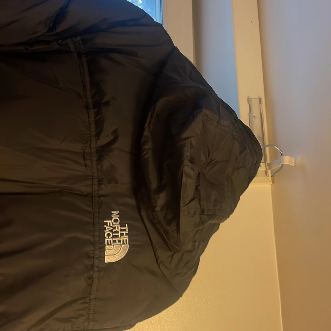 Svart pufferjacka från The North Face - 3