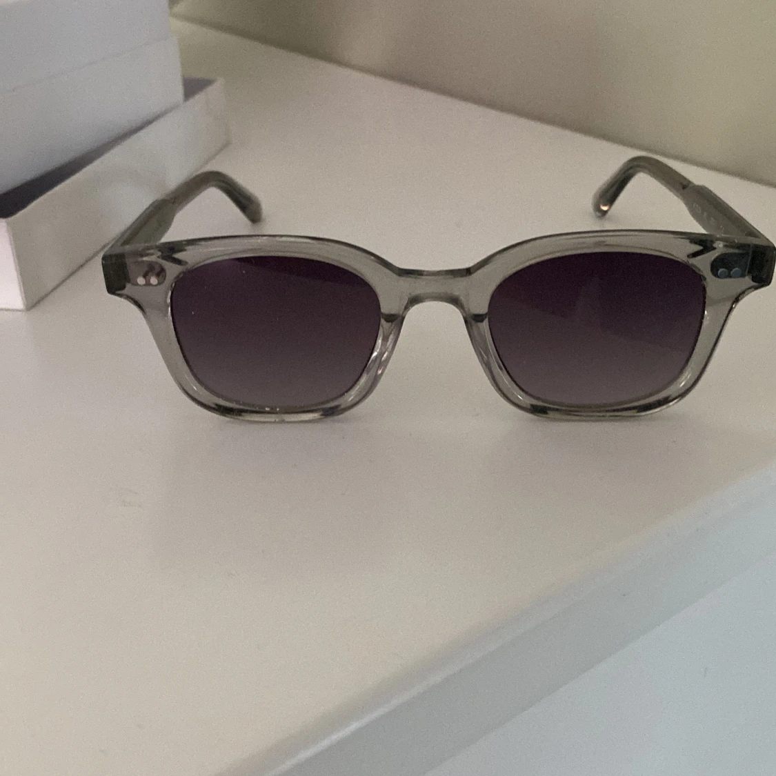 Gråa CHIMI solglasögon