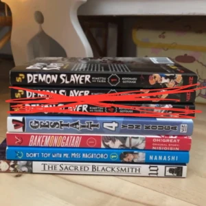 Mangasamling - Säljer 7 mangas från min samling, säljer en för 25kr och hela bunten för 150kr! Minimala/inga vidare defekter 🪽 Demon slayer 2 och 4 har redan sålts :)