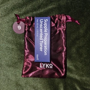 Klairs Supple Preparation Unscented Toner 30ml - Klairs Supple Preparation Unscented Toner är en ansiktsvatten som hjälper till att balansera huden efter rengöring. Den är lämplig för alla hudtyper och kan användas dagligen. 30ml K-beauty  Ord pris 89