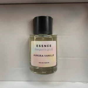 Aurora Vanille parfym från Essnce - Aurora Vanille ifrån Essnce. Endast testad, passar mig inte. 