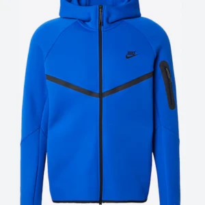 Nike teech fleece blå - Säljer  blåa Nike teech då jag tyvvär inte får så mycket användning för den. Jag köpte den i sommars på Nike sport i Serbien för ca 1300kr. Den är i storlek M för män men den passar mig med S, sitter lite overzize. Skicket är mycket bra 