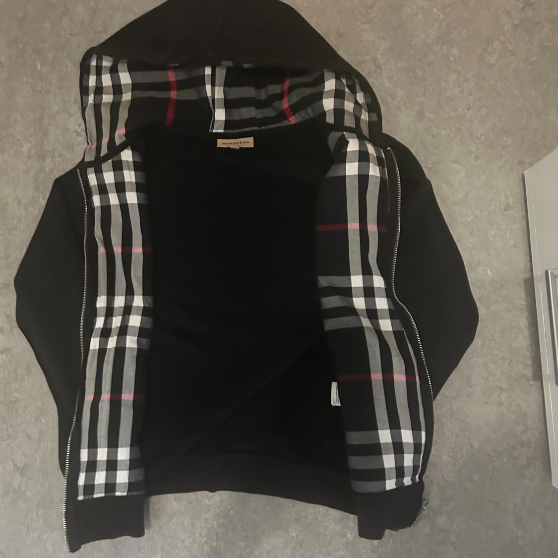Svart Burberry vindjacka med huva - 2