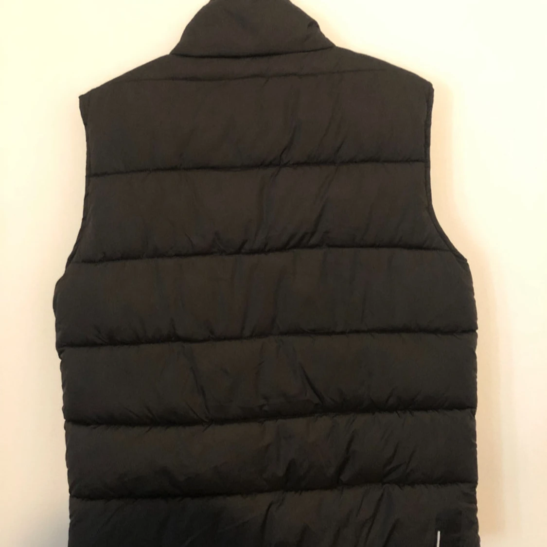 Svart dunväst från WOXO 720° - 2