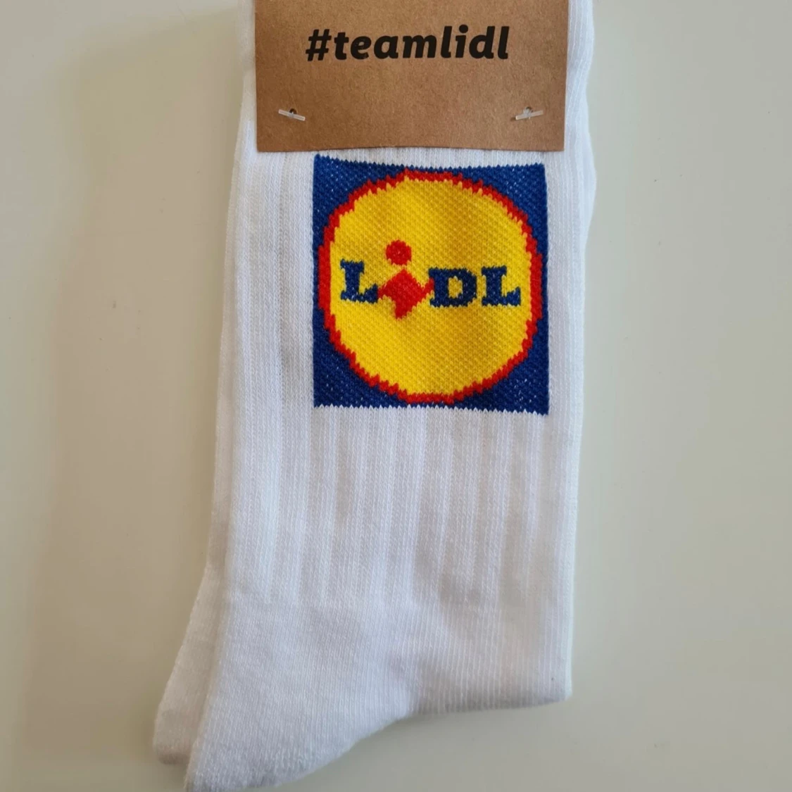 Vita Lidl-strumpor med logga strl 40-42