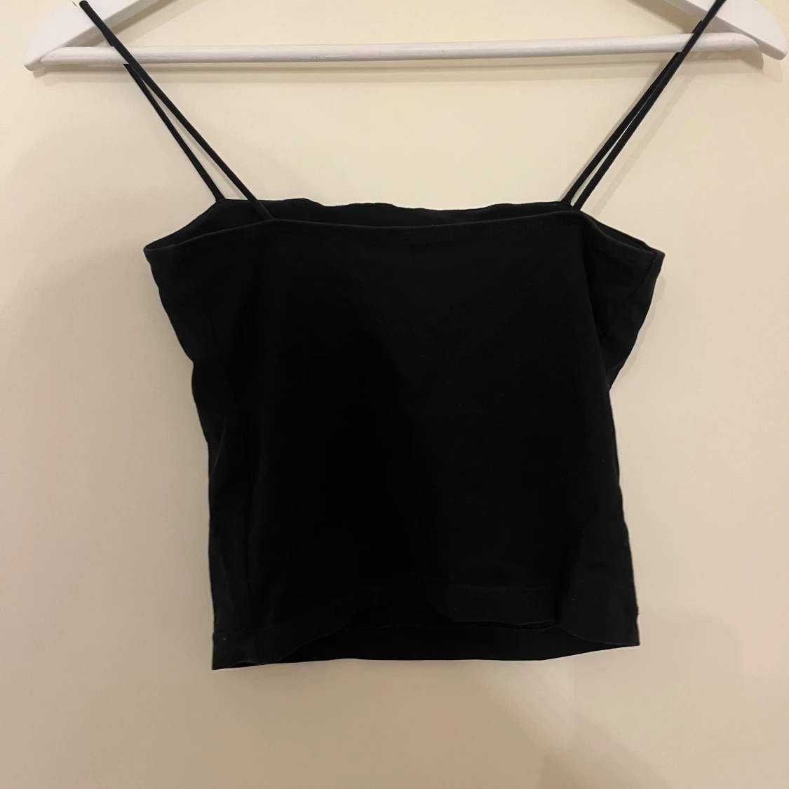 Svart linnetopp från Gina Tricot - 1