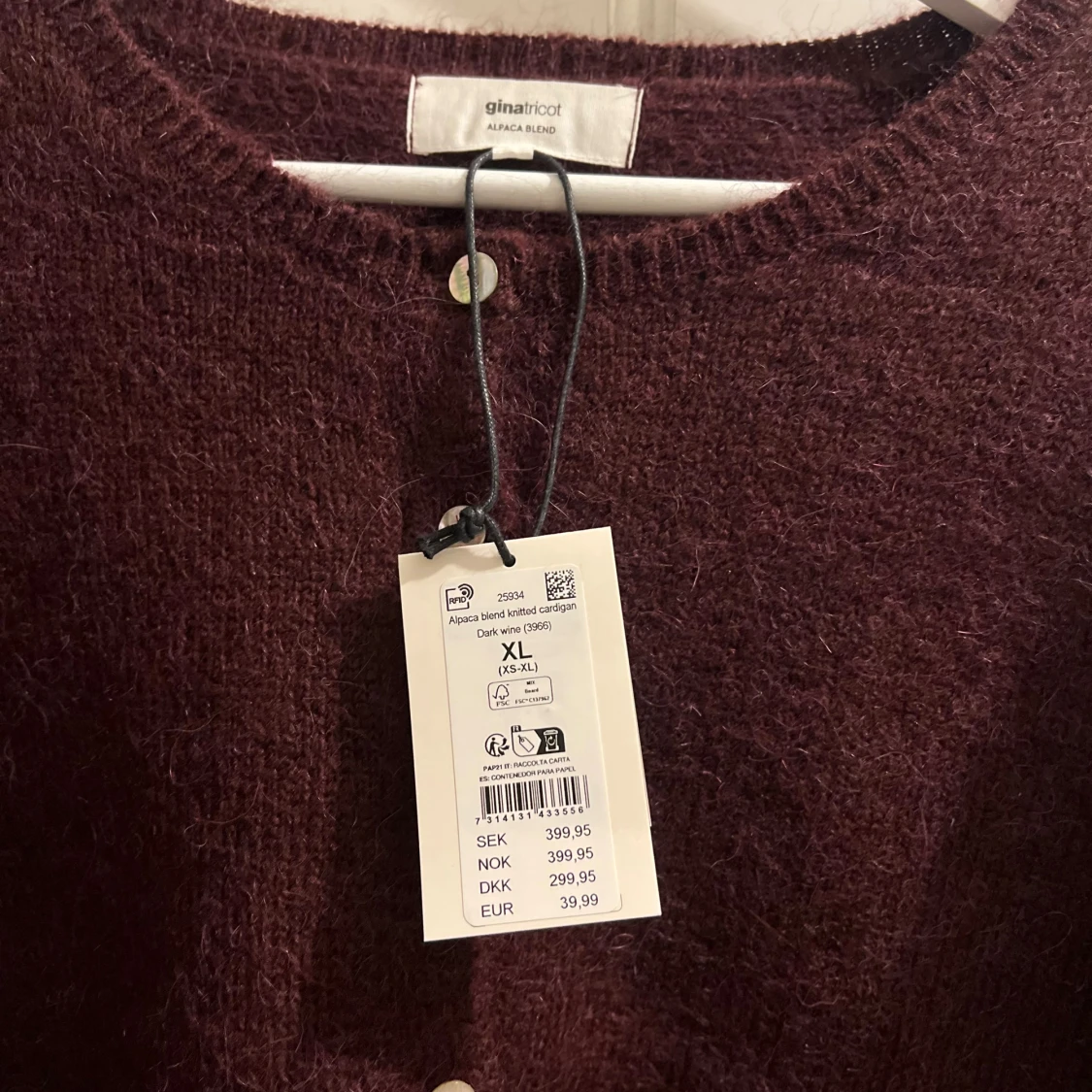 Vinröd kofta från Gina Tricot - 1