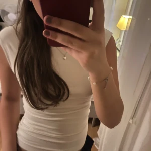 Vit topp - Superfin vitt linne utan ärmar!🙌🏻💕