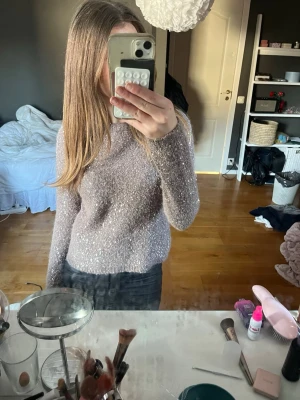 Ljuslila glittrig stickad tröja - glittrig massimo dutti tröja. Priset går att diskutera!!