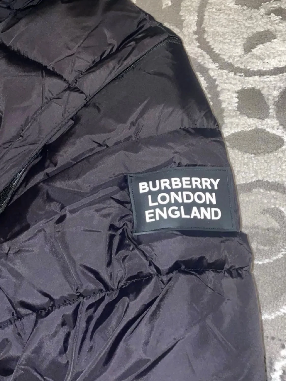 Svart pufferjacka från Burberry - 4