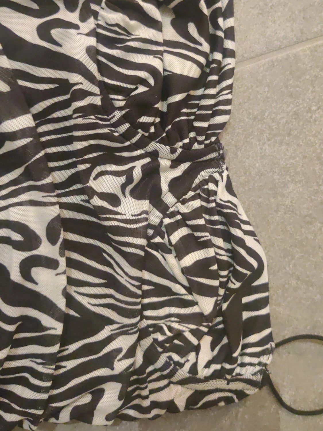Zebramönstrad kort klänning - 1