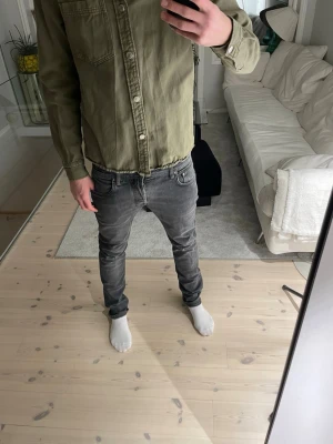 Grön overshirt - Grön overshirt från HM | Storlek S | Mycket bra skick och perfekt till våren | kom privat för fler frågor‼️