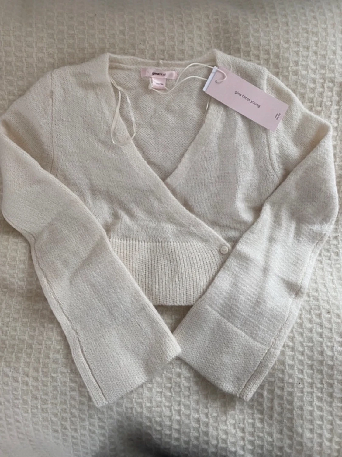 Vit omlottkofta från Gina Tricot