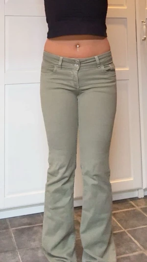 Nelly jeans - Sparsamt använda, liten defekt på ena benet. 