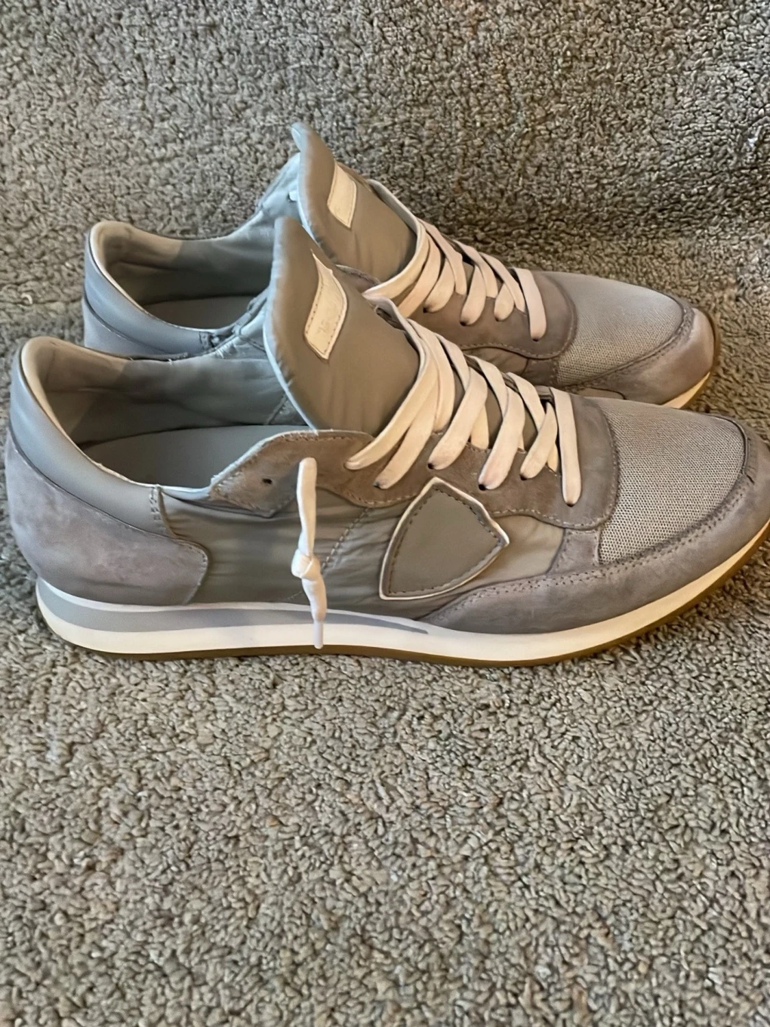 Grå sneakers från Philippe Model - 1