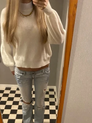 stickad tröja - Säljer denna stickade tröjan från Zign i storlek S