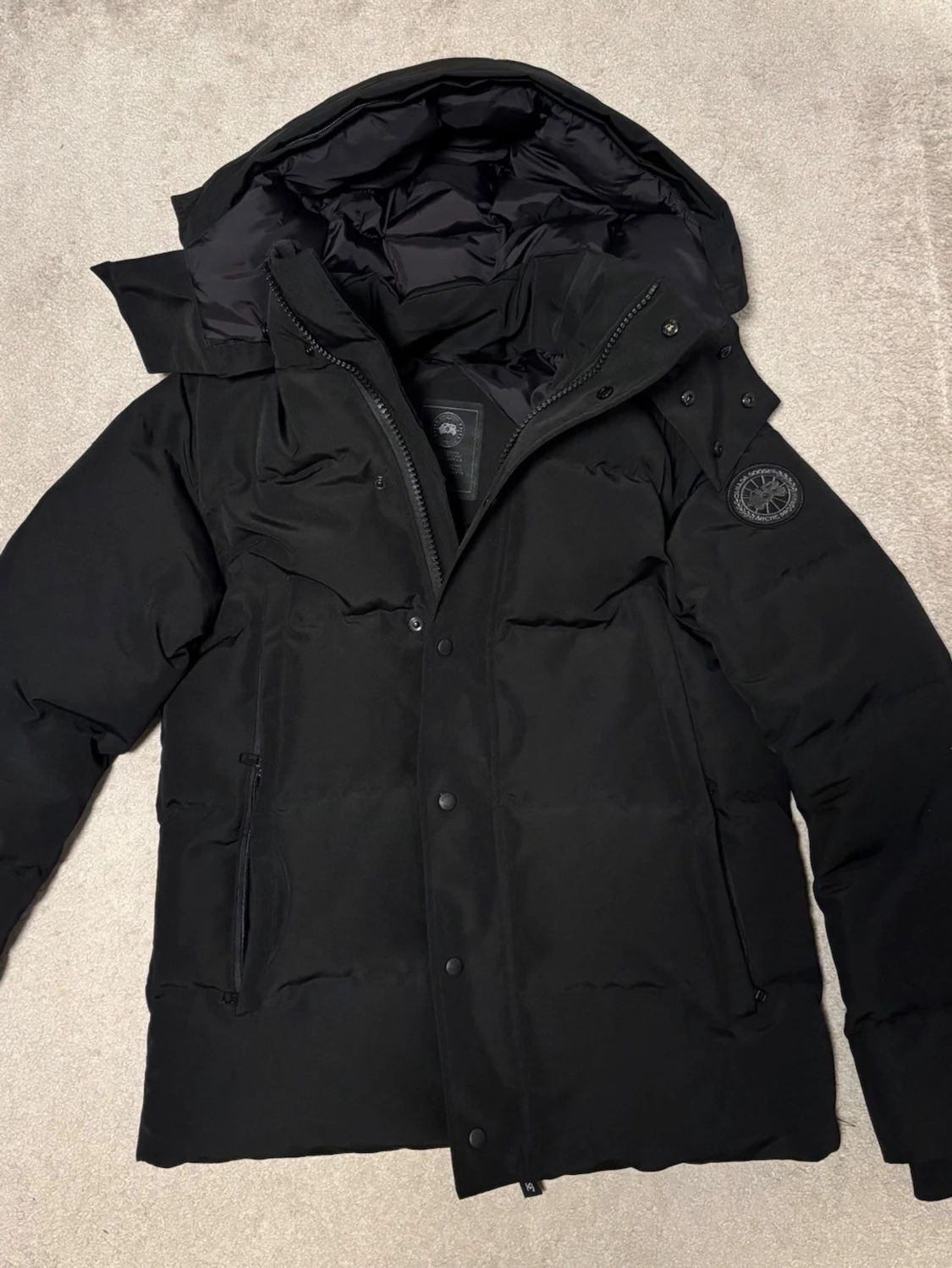 Svart vinterjacka från Canada Goose (Wyndham) - 2