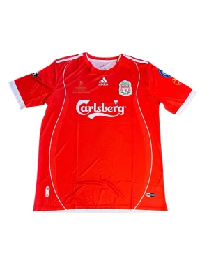 Liverpool matchtröja Gerrard #8 - Red Liverpool match shirt from Adidas with white details, Carlsberg logo on the chest and Champions League badges on the sleeves. Gerrard and number 8 on the back. 