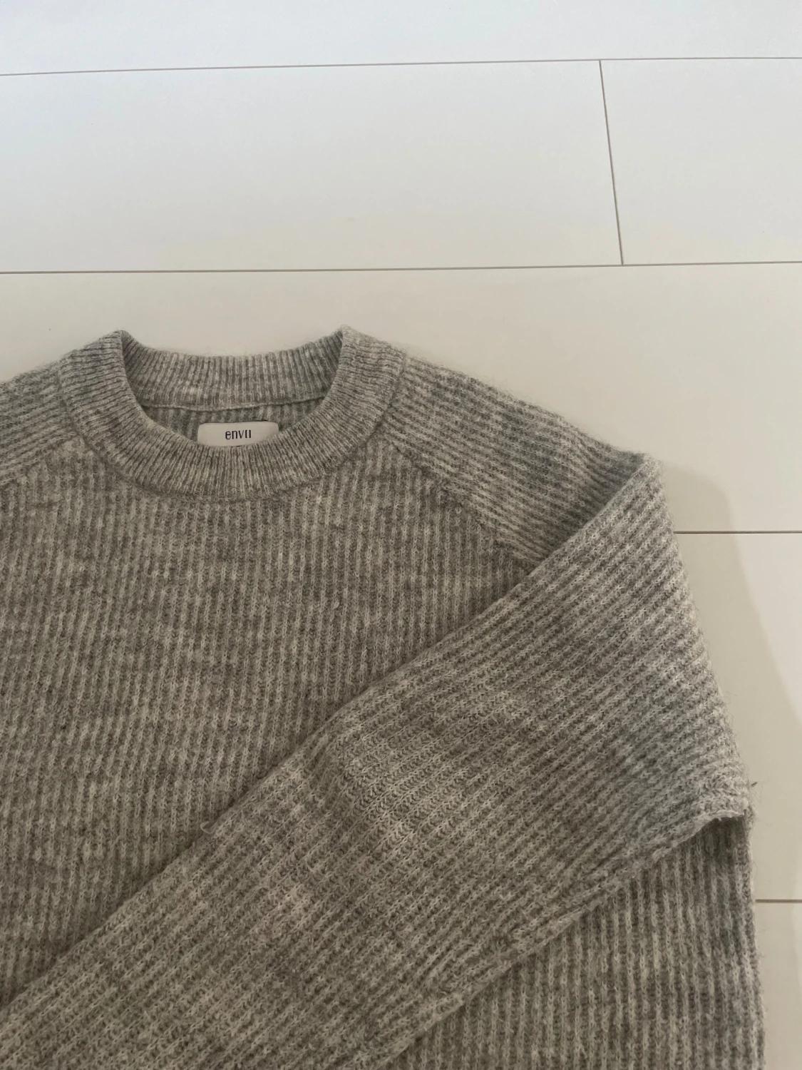 Grå stickad tröja från Envii - 2
