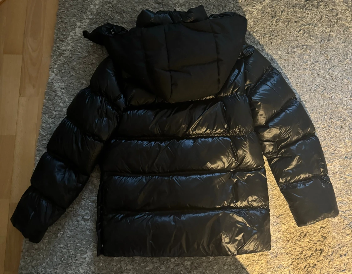 Svart pufferjacka från Massimo Dutti använd endast 5 gånger - 2