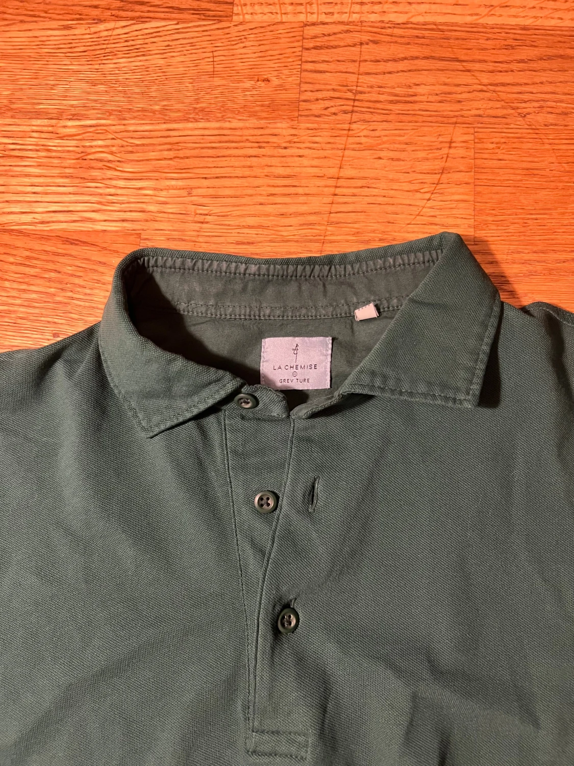 Mörkgrön pikétröja från La Chemise - 1