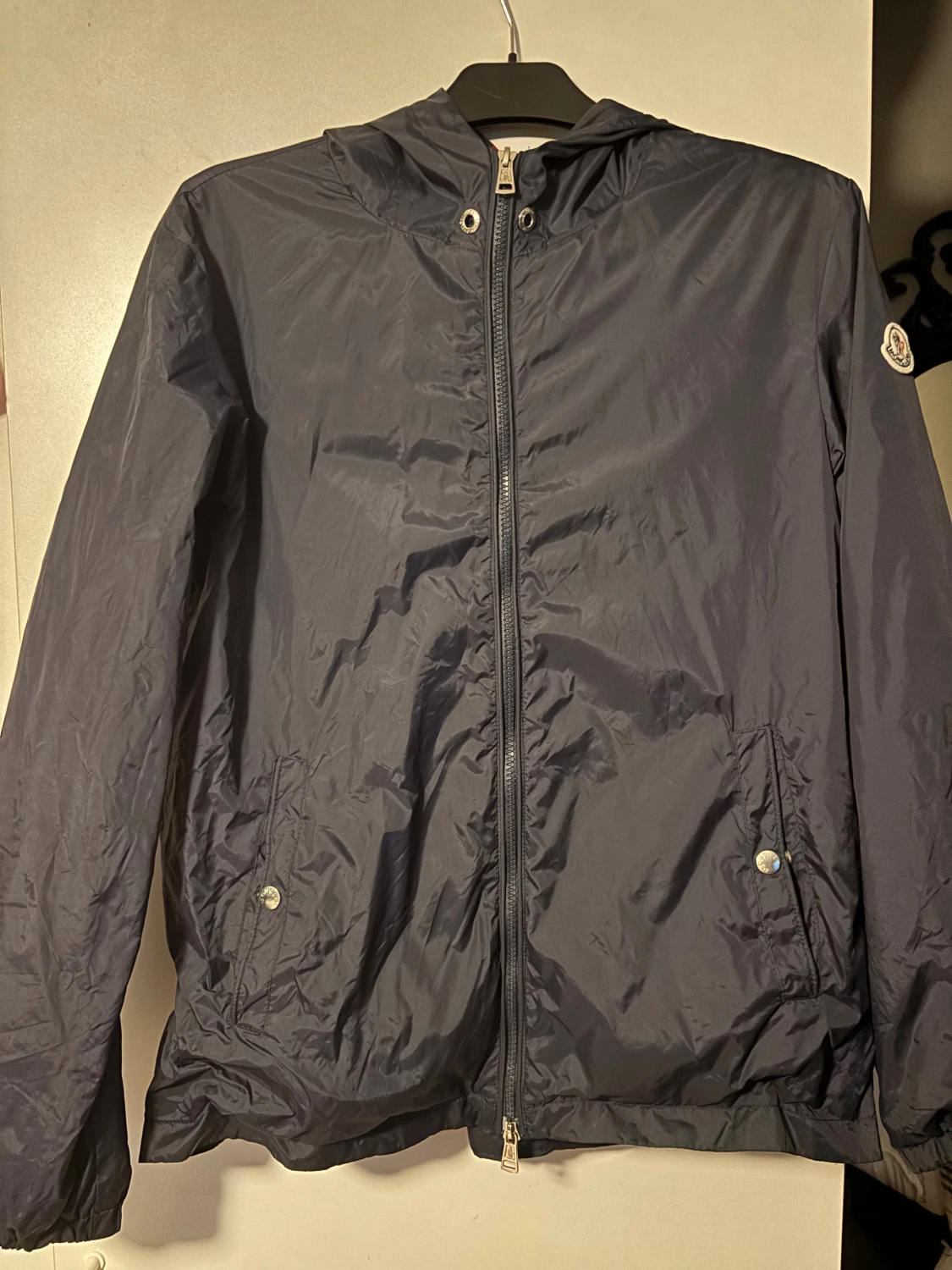 Mörkblå vindjacka från Moncler